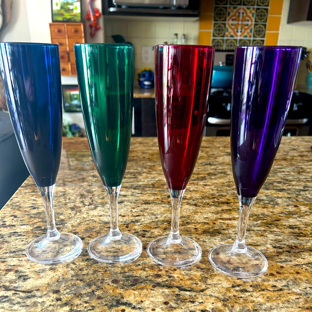 Tupperware Set of 4 Colorful Champagne Flutes